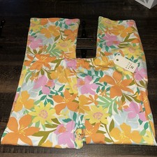 Billabong Girl  s Girl Power Cropped Pants Flowers NWT Size Small