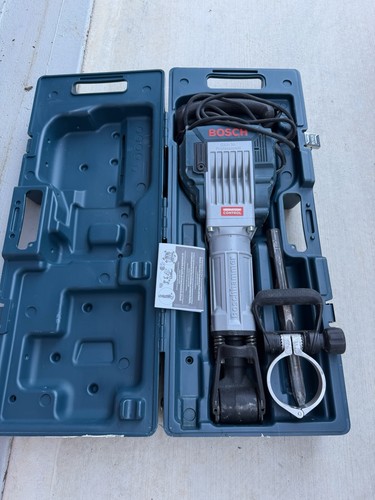 Bosch 15 Amp 1-1/8” Corded Concrete Hex Breaker Hammer Kit 11335K
