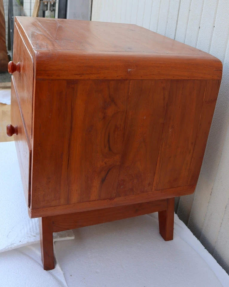 Comodini in teak massello stile anni 70 con gambe a V e 2 cassetti  color natura - Immagine 4 di 4