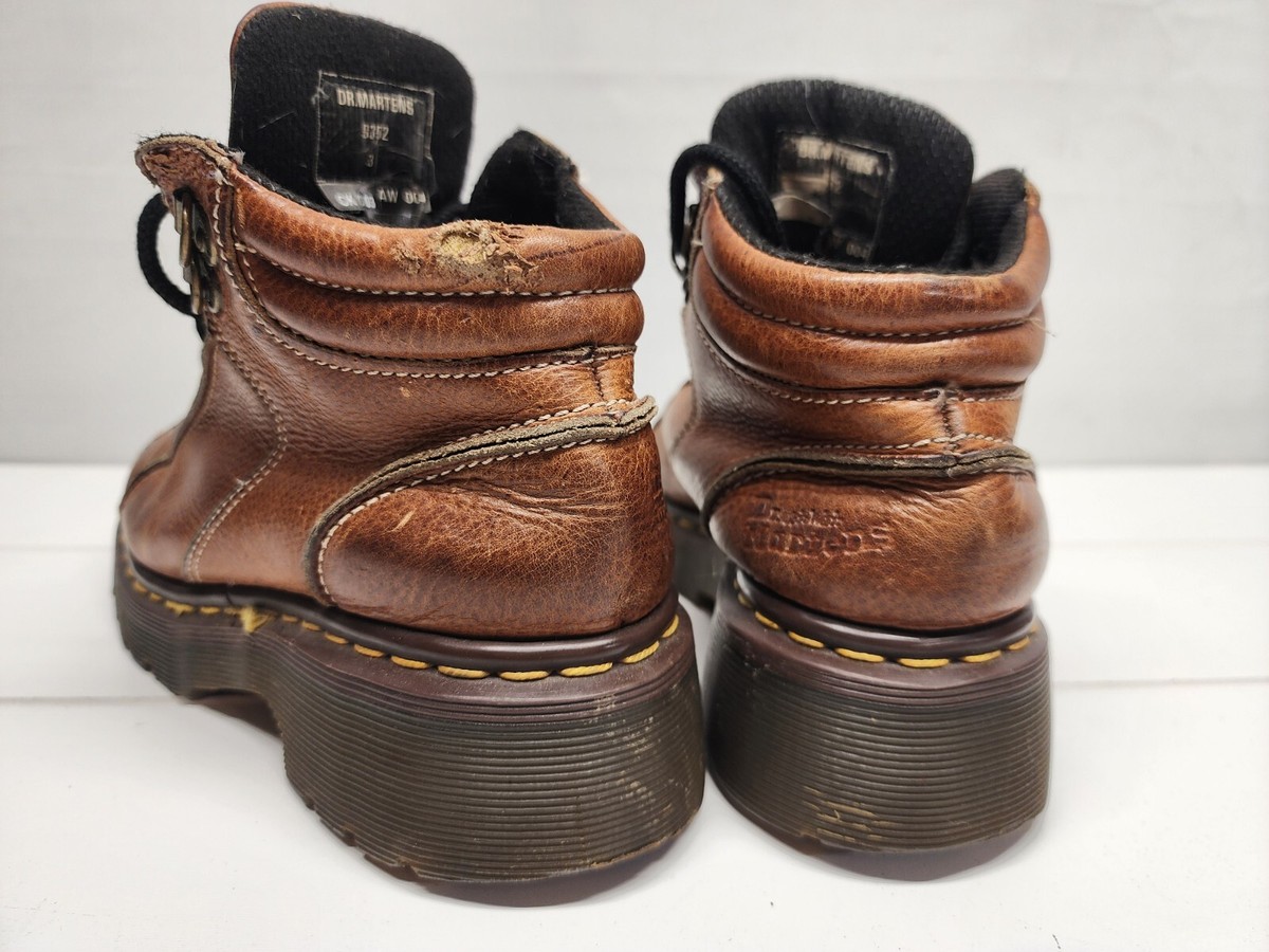 Dr.Martens 9352 Vintage Chunky Heel Lace-Up Leather Brown 