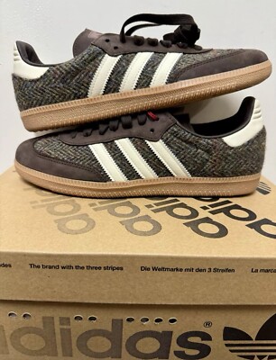 adidas gazelle silver green womens adidas Samba Indoor Shoes, White/Black/Red / 6 main image 0