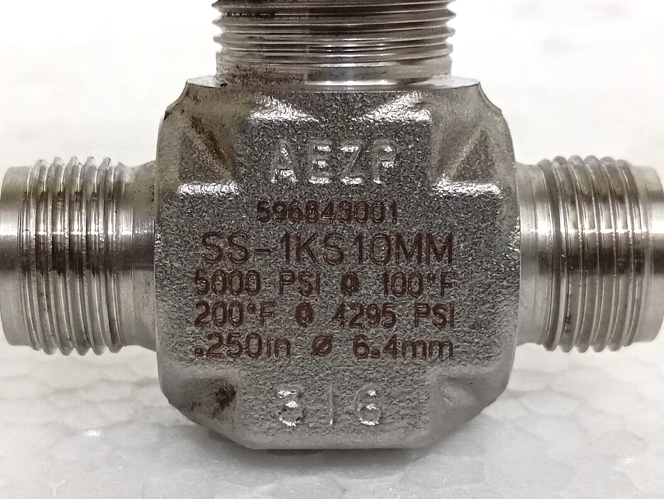Swagelok SS-1KS10MM 5000 PSI needle valve - Image 2 of 4