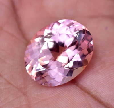 Natürlich Padparadscha Saphir 18.40 Karat Ovaler Zertifiziert Makellos Lose