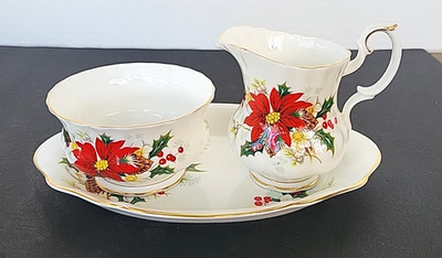 3 PC ROYAL ALBERT Yuletide Bone China Poinsettia Creamer / Sugar Bowl / Tray