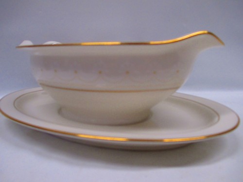 Noritake Gravy Boat w/Underplate White Floral Gold Trim 7-1/2” Across # 7091 - Picture 14 of 23