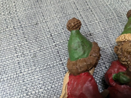 Tom Clark Mini Pair Singing Gnome Carolers Acorn Hats Matching Outfits 1987 - Picture 7 of 11