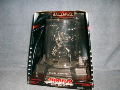 Cylon Centurion Titanium Series Die-Cast Battlestar Galactica Display 2006 New