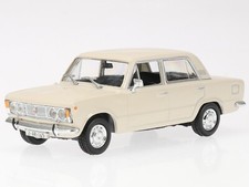 Fiat 125p Polski-Fiat white Ostalgie diecast model car mit Vitrine 1/43