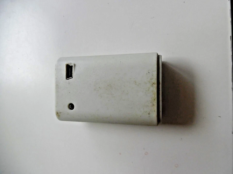 Xbox 360 White Rechargeable Battery Pack used - Image 2 of 2