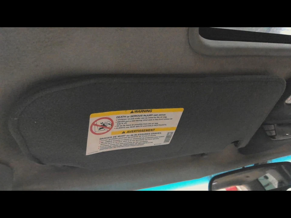 Used Left Sun Visor fits: 2001 Chevrolet Blazer s10/jimmy s15 w/o illumination L Foto 2 de 4