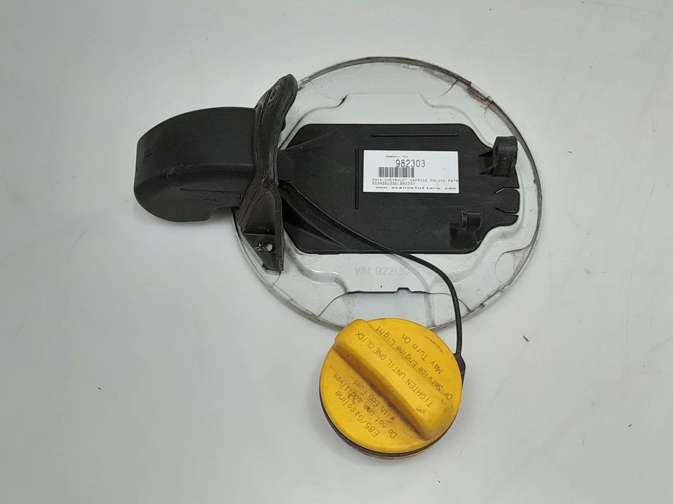 Puerta de llenado de combustible Chevy Caprice 11-17 aleta de gas blanca GII OEM 92219639 Foto 2 de 4