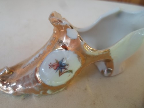 Collectors Early 20th Century Pair Of Fine Bone China Miniature Shoes/Slippers - Picture 5 of 8