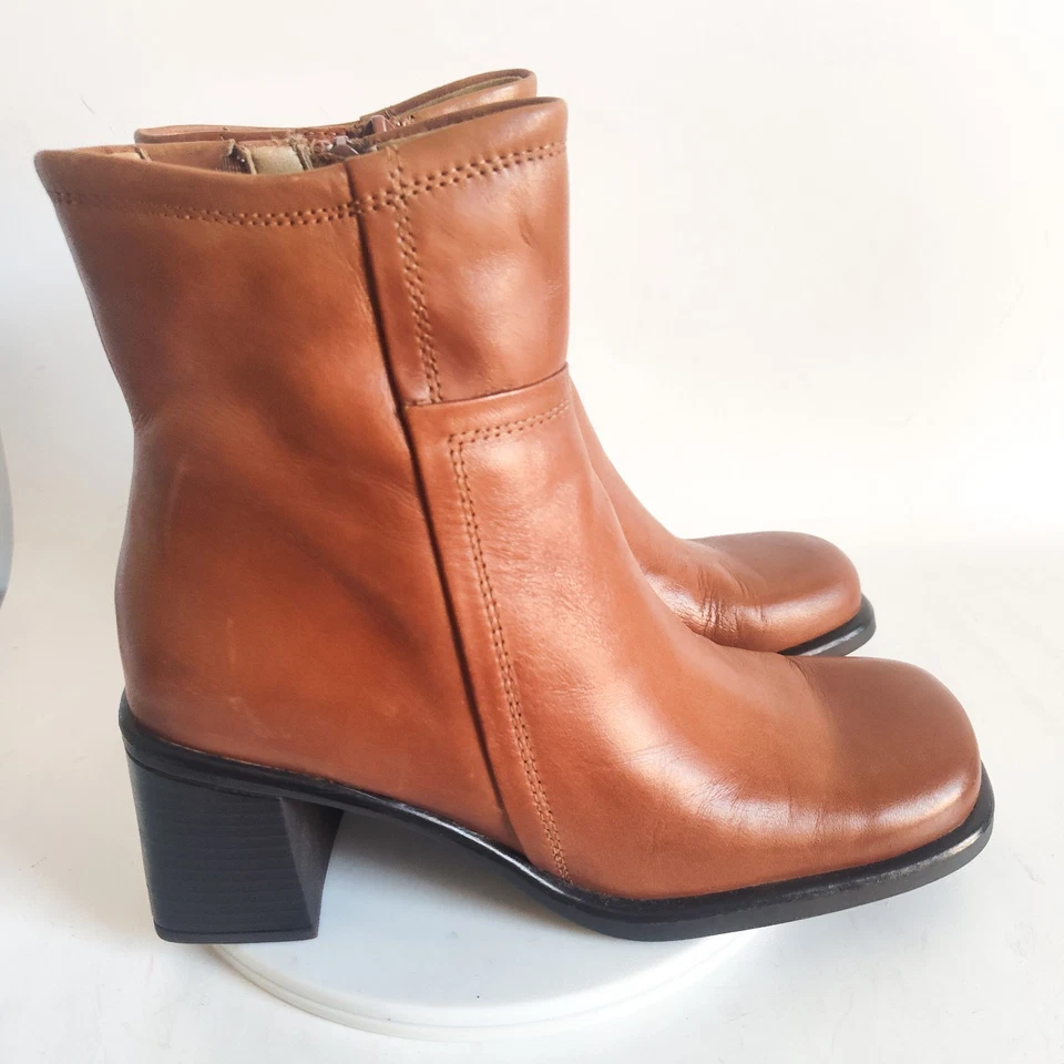 Bass Boots Size 8 90s Y2K Leather Camel Tan Square Toe Mid-Calf Vintage Womens  - Image 3 of 4