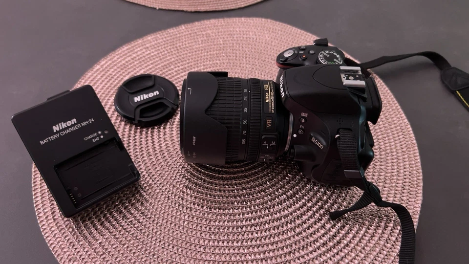 Nikon D5100 Spiegelreflexkamera mit AF-S DX NIKKOR 18-105mm 1:3,5-5,6 ED - Bild 4 von 4