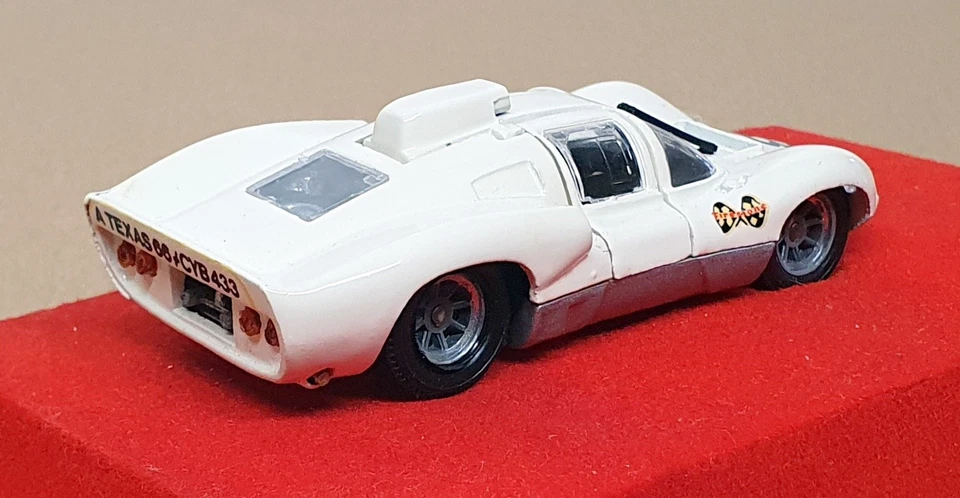 Verem Escala 1/43 Diecast Modelo 401 - Chaparral 2D Coche de Carreras #8 - Blanco Foto 2 de 4