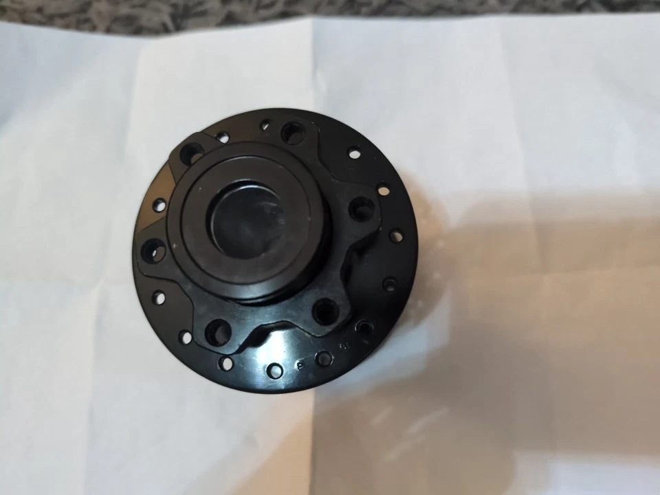 SRAM MTH716 BOOST FRONT HUB ROCKSHOX TORQUE CAPS 32HOLE 6BOLT ROTOR 110X15 BLACK - Image 4 of 4