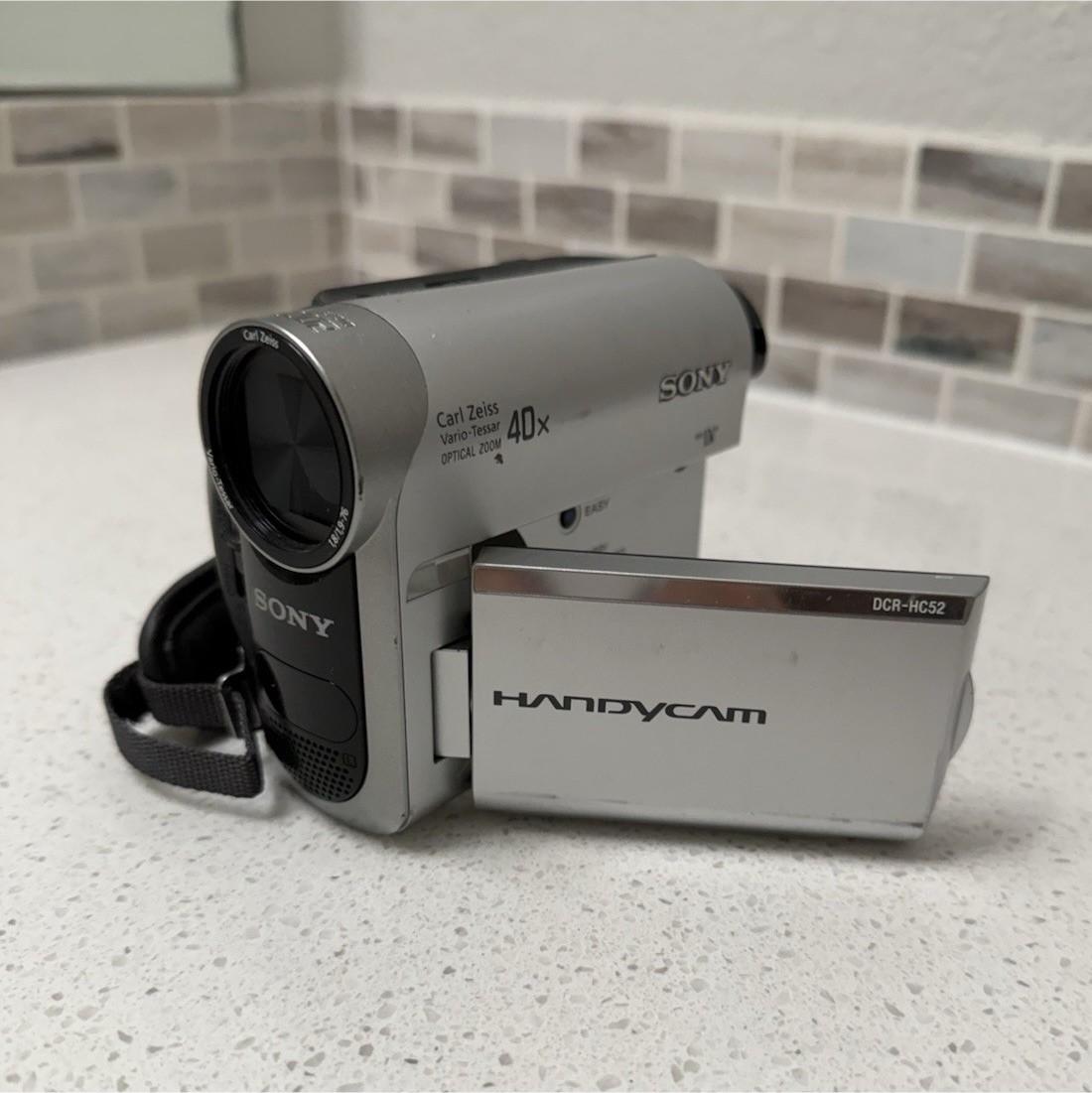 Sony Handycam DCR-HC52 Camcorder 40x Optical Zoom MiniDV LCD
