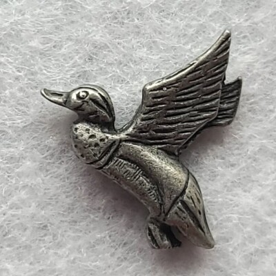   Mallard Duck Hunting Animal Wildlife Hat Lapel Jacket Pin Pinback - Small