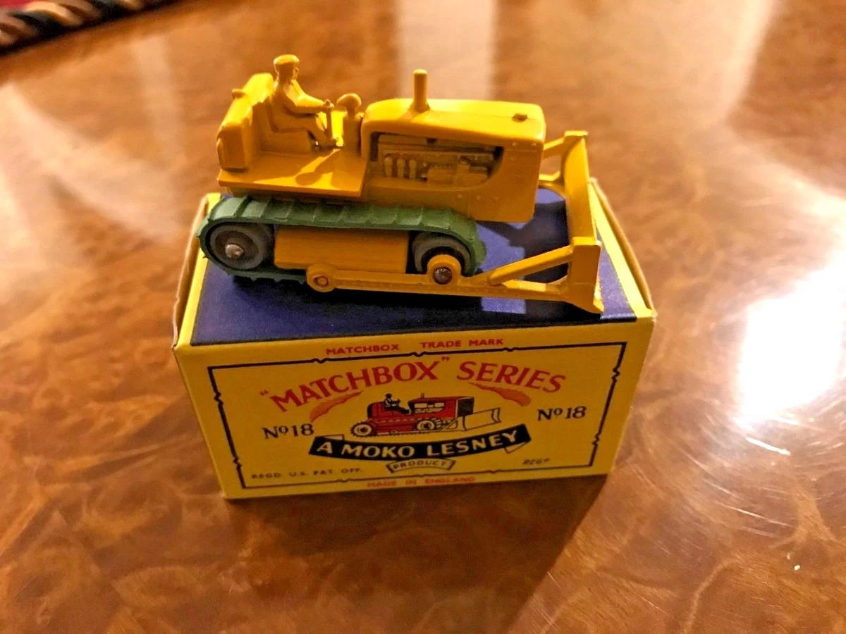 Modèle Réduit Matchbox Caterpillar Bulldozer - N°18 - Échelle 1:8 - Boîte D'origine - Occasion Bon état