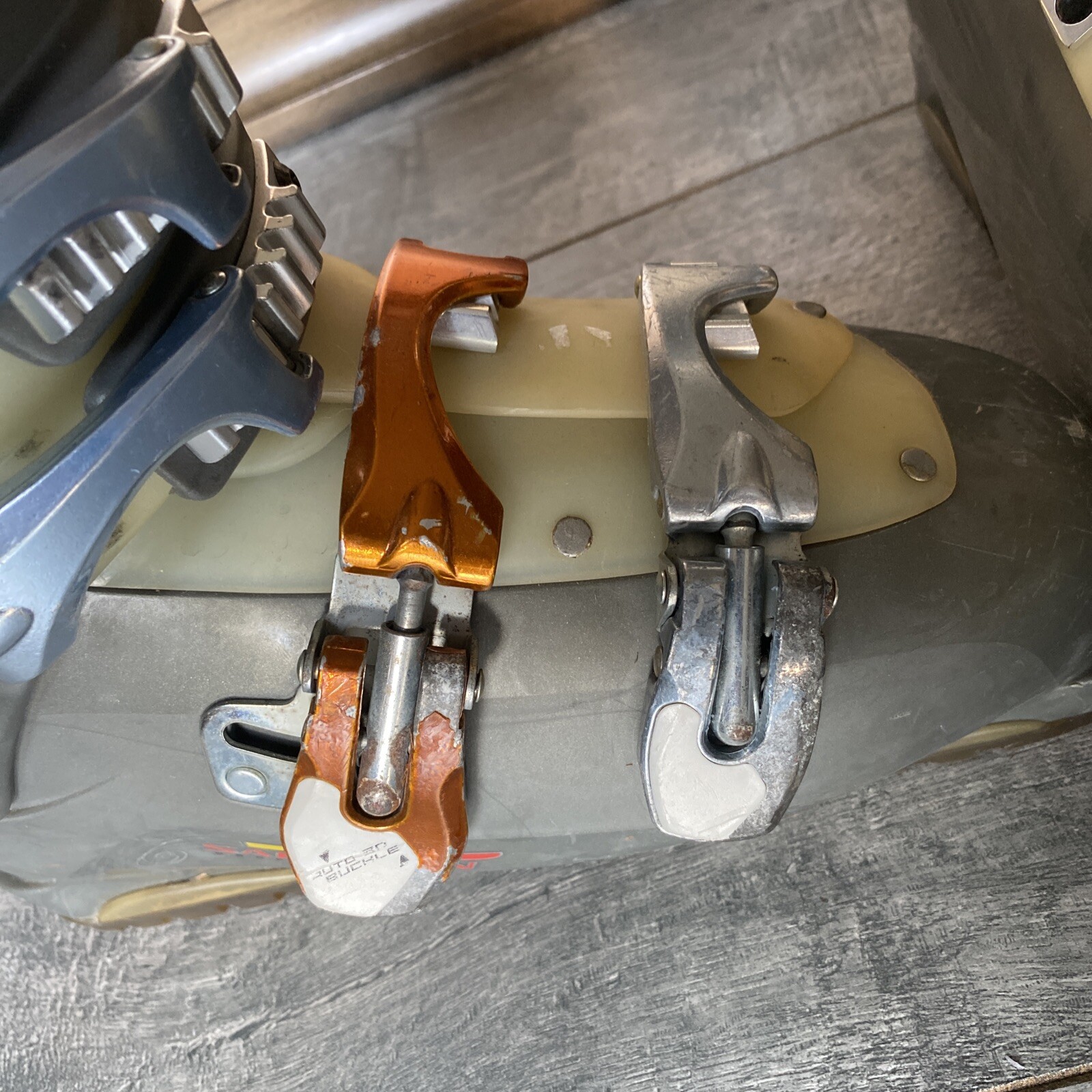 Salomon Performa 8 25.0 linea donna stivali da sci downhill tutta montagna 7 5 taglie con piede super