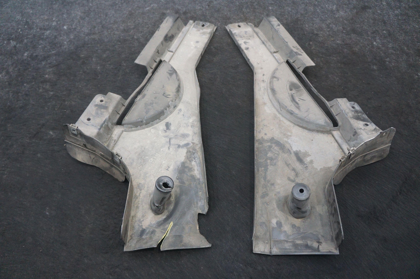 Set 2 Rear Left Right Tank Trim 51757201182 Rolls Royce Ghost Series I 2009-2014