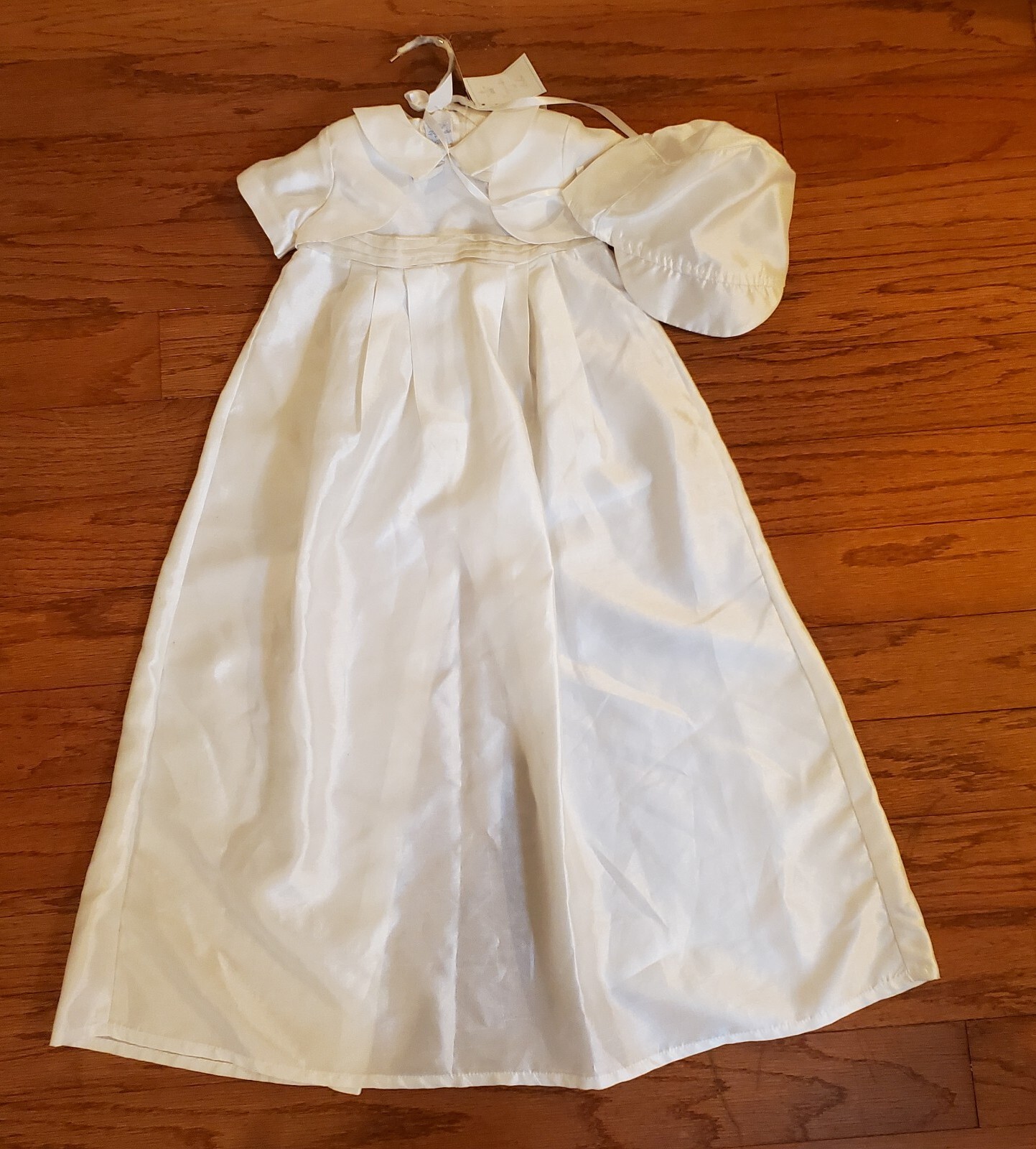 De Colección Trajecitos De Bebe Vestido de Bautizo con Gorro Blanco Satén 6 Meses Nuevo con Etiquetas