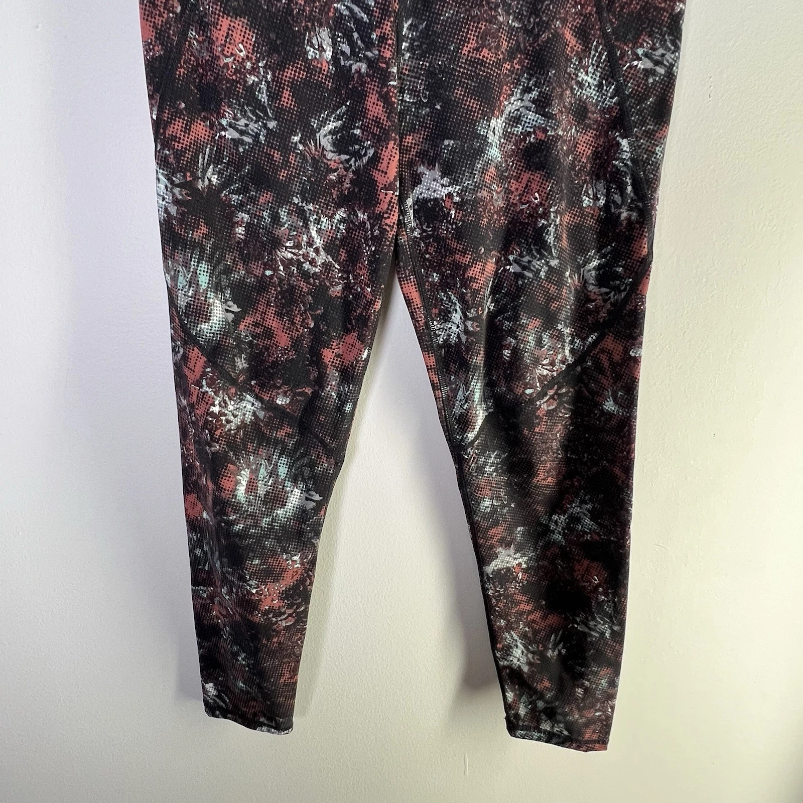 sweaty-betty the power 7/8 workout pixelated floral leggings