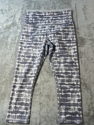 Athleta Elation Printed Capri Leggings Women s M Gray White Tie Dye Yoga Pants