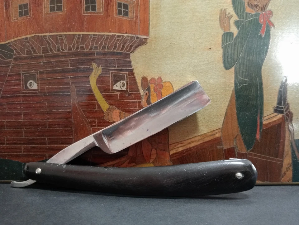 Rasoio A Mano Libera- Wade & Butcher-Shave Ready Vintage Straight Razor Antique  - Immagine 4 di 4