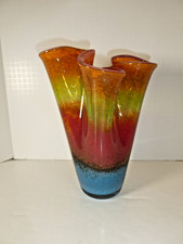 Farbenfrohe geschwungene Vase aus massivem Glas  -  Design-Ware von 2002