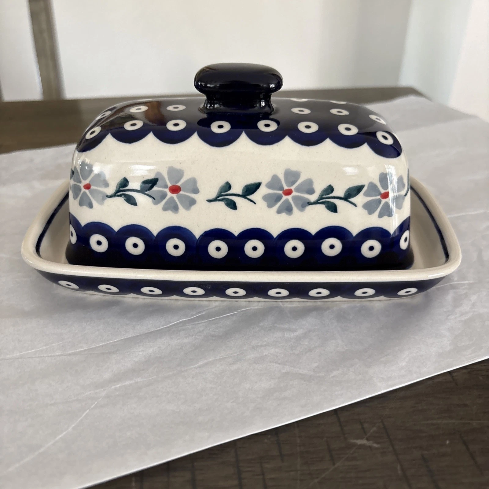 Polish Pottery Butter Dish with Lid Zaklady Boleslawiec, Poland - Butter Keeper
