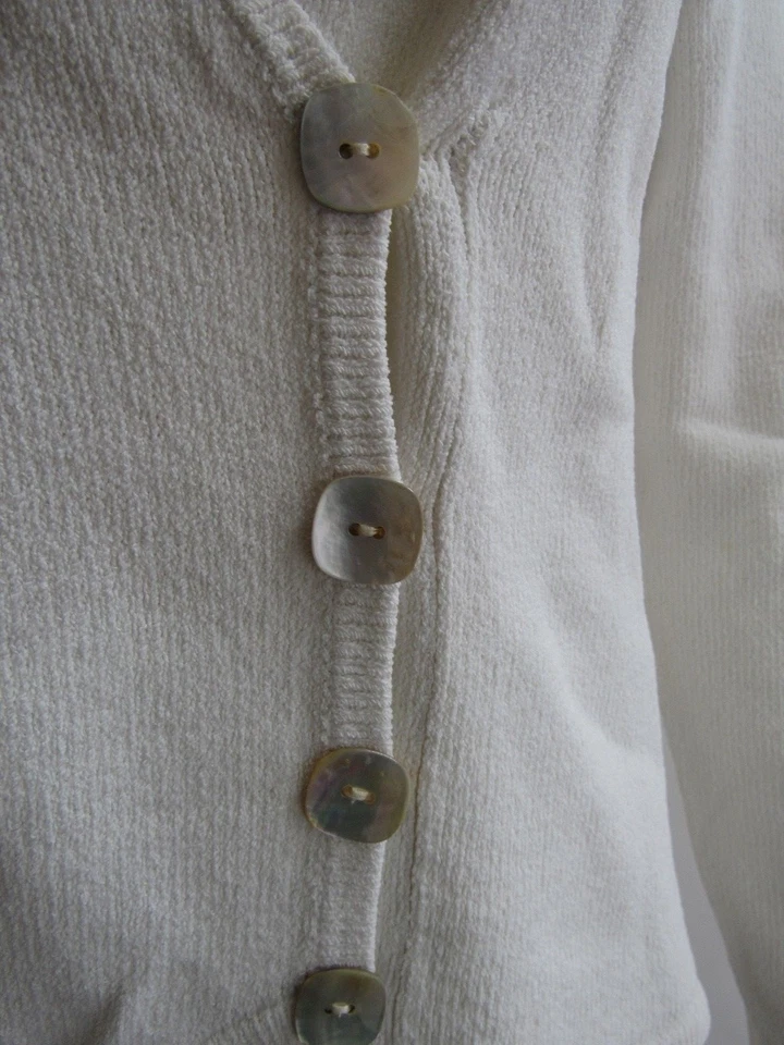 SportsWorks Studio Off White V Neck Button Cardigan Size Large - Image 2 of 4