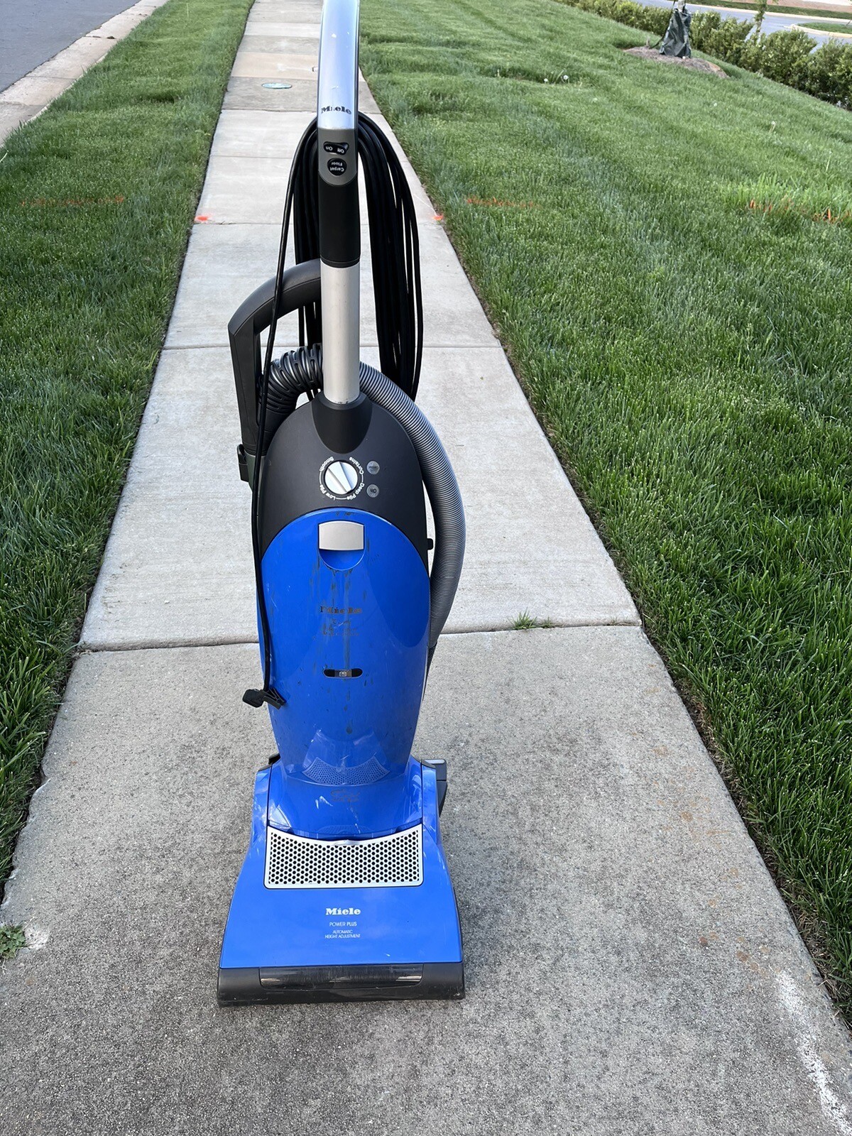 MIELE TWIST S7210 UPRIGHT VACUUM CLEANER BLUE MADE IN GERMANY NO Bag eBay