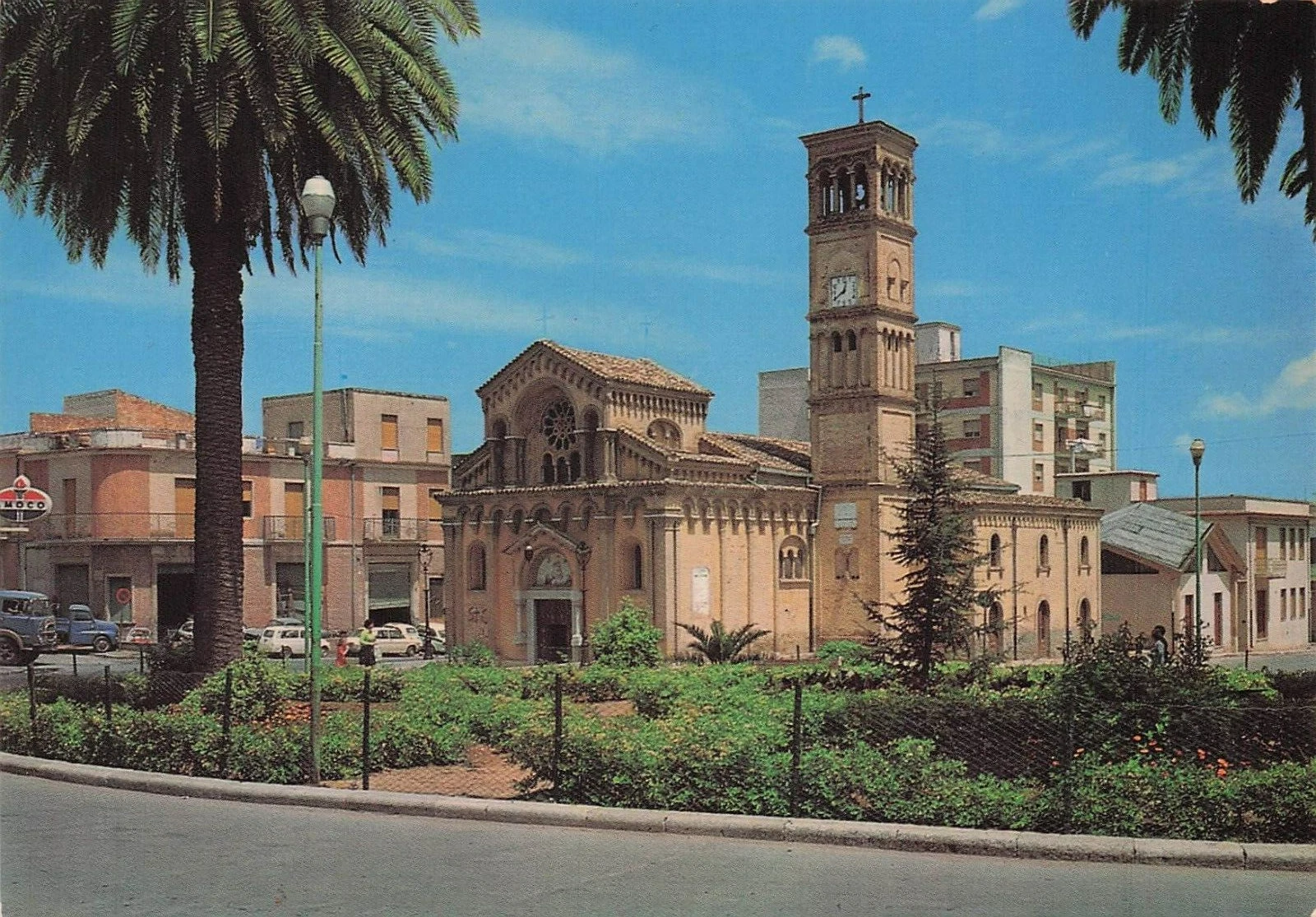 Foto 1 di 2
