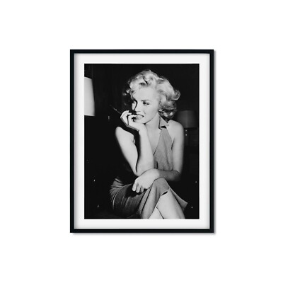 Marilyn Monroe in vakantiejurk van Celebrity Collection als poster, canvas print en meer