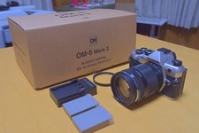 OM SYSTEM OM-5 Mark II 14-150mm II Lens Kit - - s bonus third-party battery,