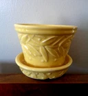 VINTAGE MCCOY LEAVES & BERRIES PLANTER