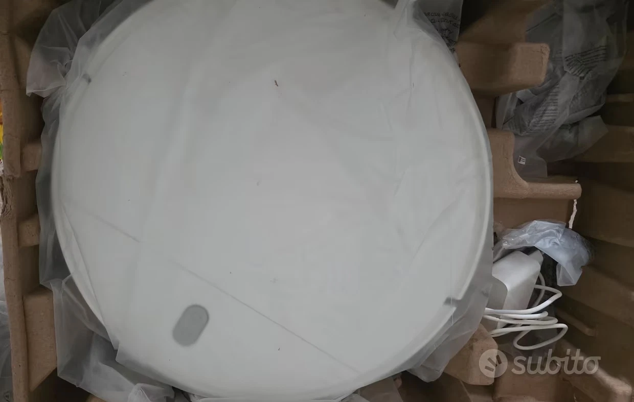 ER-STOCK-102 # MI ROBOT VACUUM-MOP ESSENTIAL W/BOX