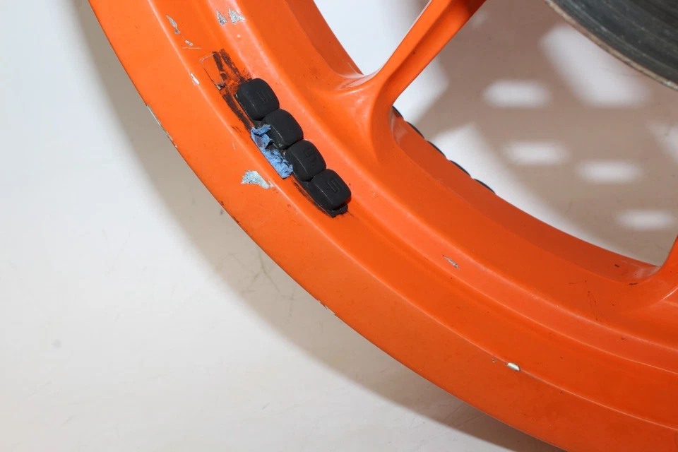 Llanta trasera KTM 390 Duke 2016 con rotor Foto 4 de 4