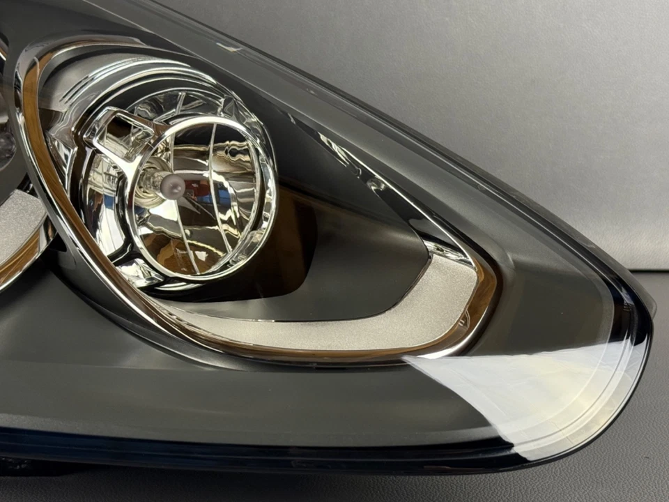 COMPLETE! 2015-2018 PORSCHE CAYENNE RIGHT PASSENGER XENON HID AFS HEADLIGHT OEM - Image 2 of 4