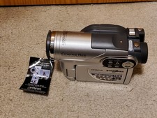 Hitachi DZ-BX35A DVD Camcorder Bundle Battery Charger Disc Bag Cables Case EUC