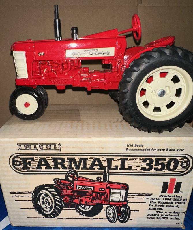 Ertl Farmall 350 Tractor 1985 Special Edition #418 #802