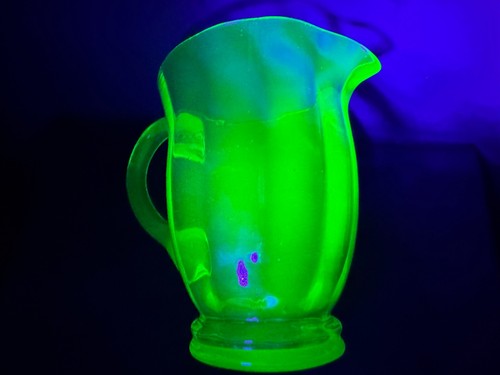Uranium Glass Water Jug Pitcher Emerald Green Paneled Look Large Glows Vintage - Picture 18 of 18