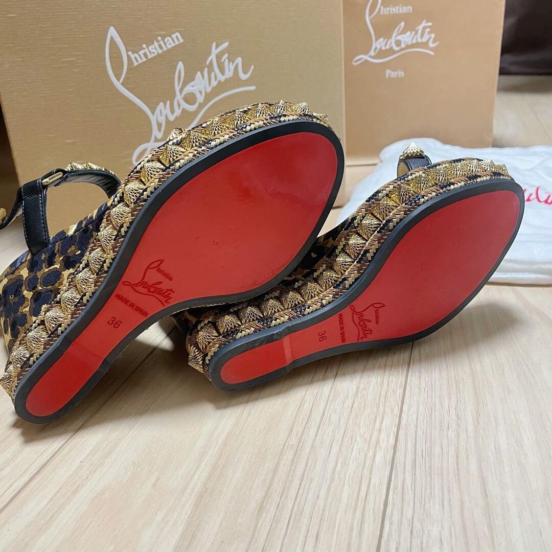 【Christian Louboutin】Pyraclou 110 ヒョウ柄ウェッジサンダル Christian Louboutin PIRA RYAD 110 / Leopard Wedge Sandals