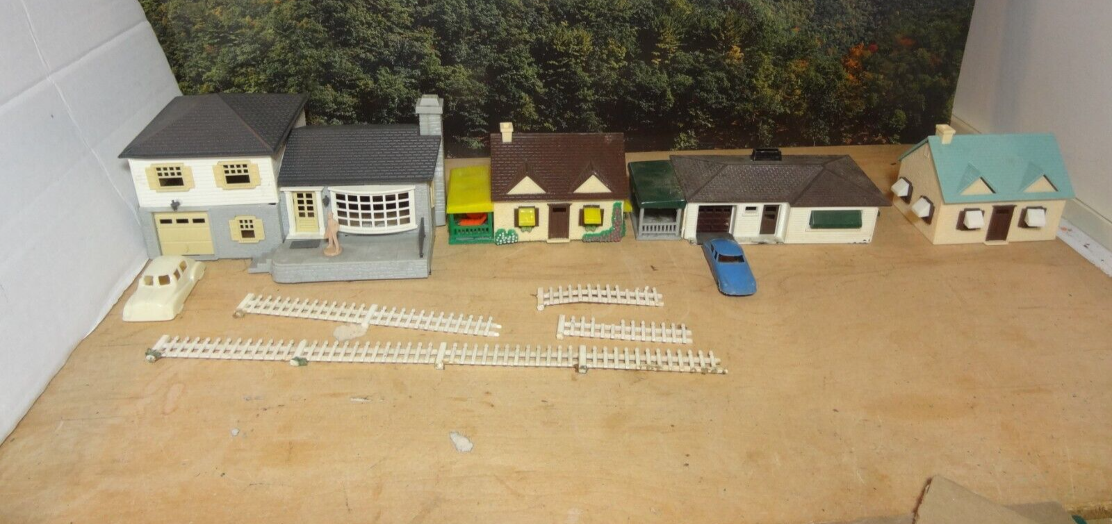 4 HO SCALE PLASTICVILLE HOUSES 2 CAPE COD, RANCHER, SPLIT LEVEL eBay