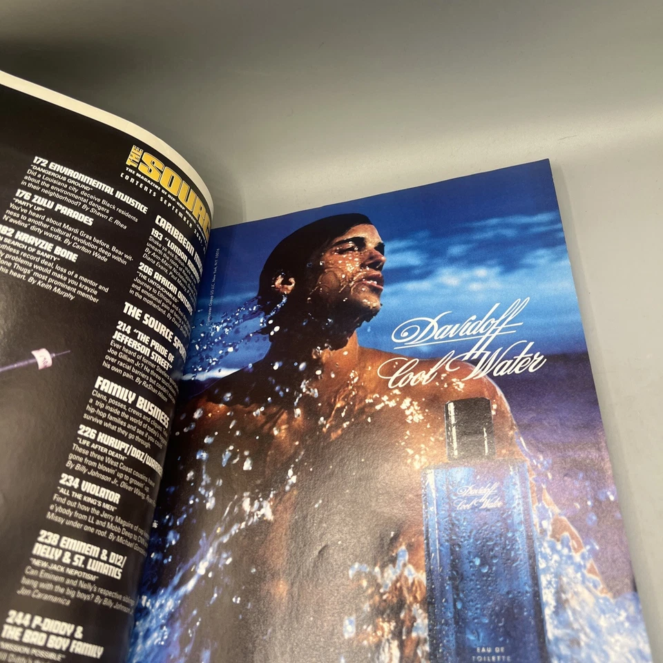 The Source Magazine September  2001 #14  P.Diddy Cover - Imagem 4 de 4