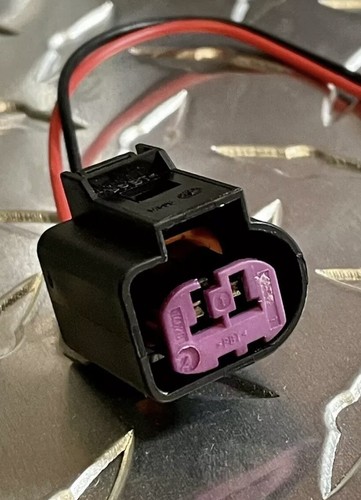 Alternator Connector Plug For 05-13 Volvo S80, 05-11 V50, 14-16 V60, 08-10 V70