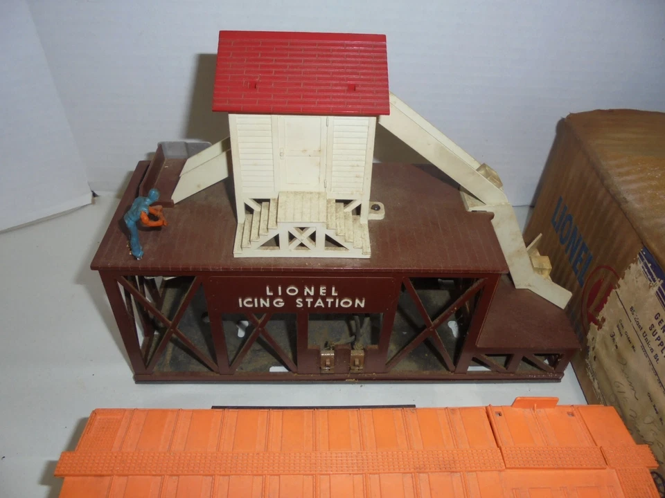 LIONEL 352 OPERATING ICEHOUSE WITH CAR O GAUGE PW VINTAGE & BOX - Image 3 of 4