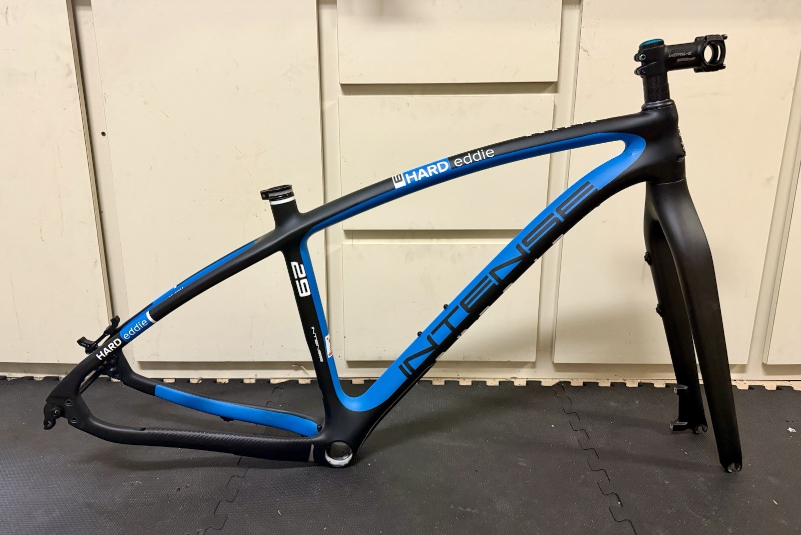 Intense Hard Eddie Carbon Hardtail 29er Mountian Bike Frame Set, Medium, NEW