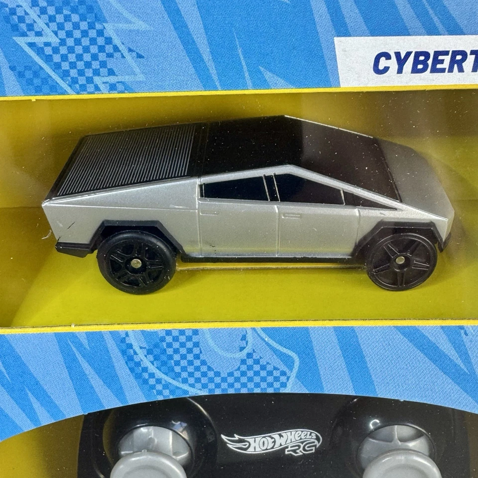 Coche remoto Hot Wheels RC Tesla Cybertruck 2,4 GHz recargable compatible con pista Foto 2 de 4